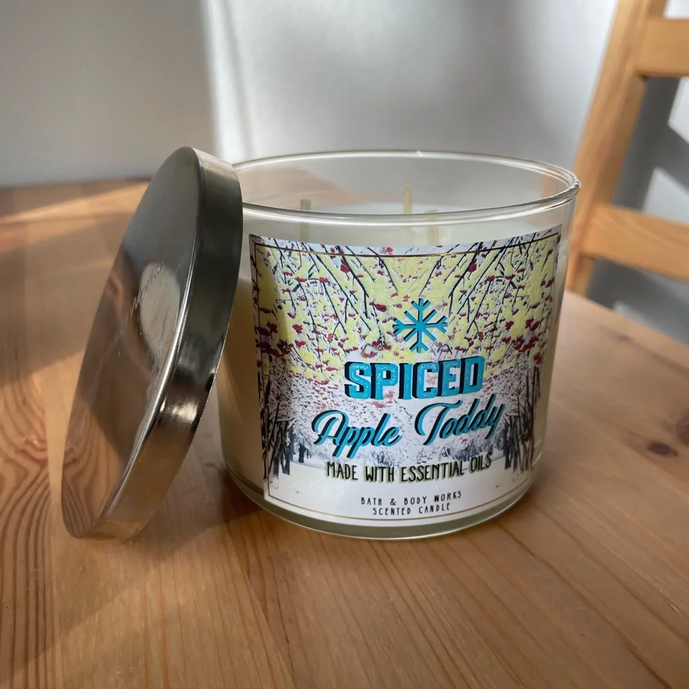 NWT Bath and Body Works Spiced Apple Toddy Scented 3-Wick Candle Cinnamon Clove - Picture 3 of 5